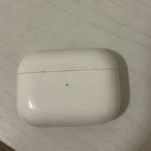 AirPods charging case